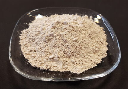 باریت ترکیبی طبیعی است متشکل از سولفات باریم BaSO با وزن مخصوص حدود 4 تا 5 و در مواردی نادر نزدیک به 6 که در برخی منابع به Heavy Spar معروف است